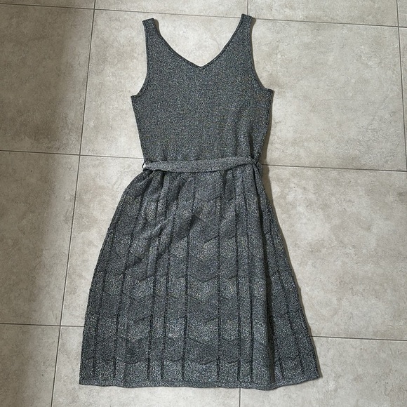 Spense silver metallic knit chevron dress small - Picture 4 of 4